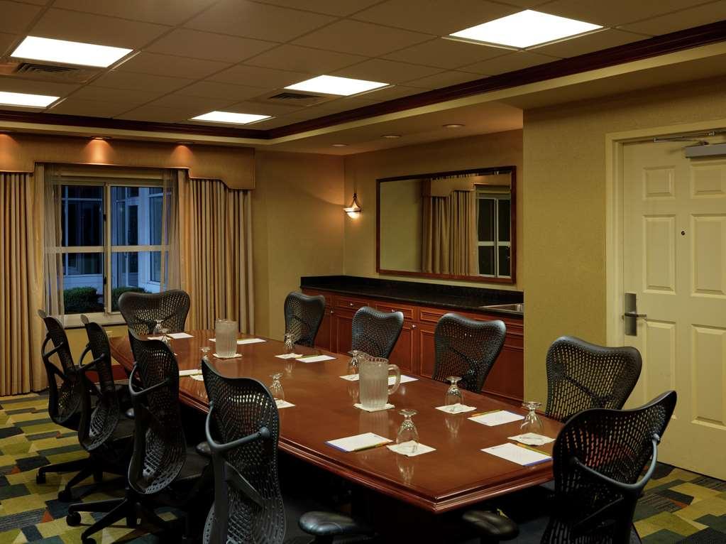 Hilton Garden Inn Milford Instalações foto